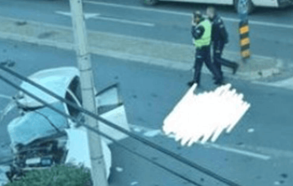 TEŠKA SAOBRAĆAJNA NESREĆA NA KONJARNIKU: Ljudi leže na ulici, ima i MRTVIH! 